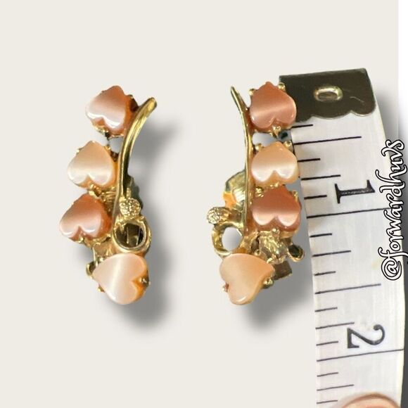 1950's Moonglow Lucite Thermoset Gold Tone Clip-On Earrings - Picture 6 of 8